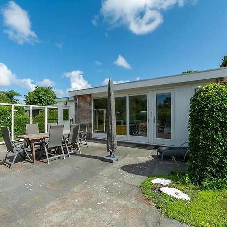 Feriehus Modernly Furnished For 4 People Sint Maartensvlotbrug