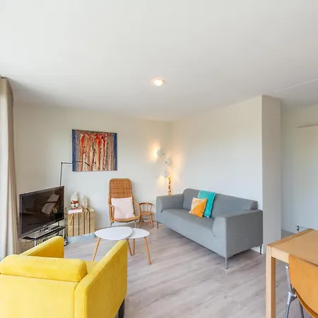 Modernly Furnished For 4 People * Sint Maartensvlotbrug