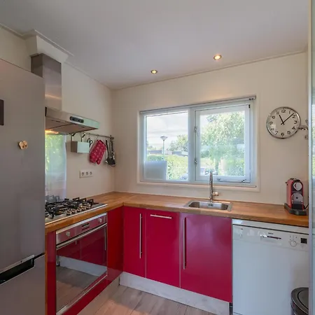 Modernly Furnished For 4 People Holiday home Sint Maartensvlotbrug