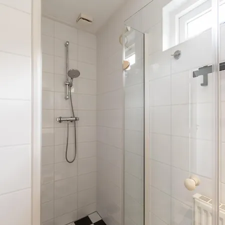Modernly Furnished For 4 People *