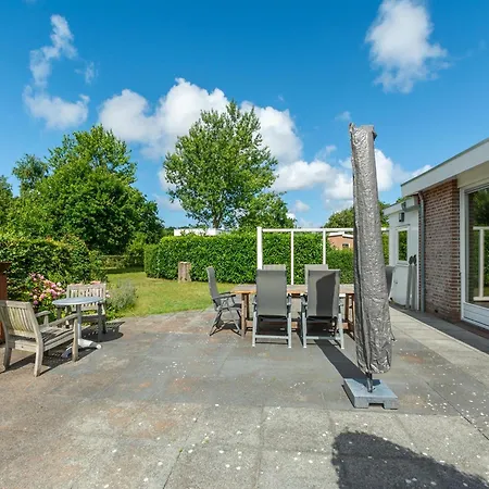Modernly Furnished For 4 People Hébergement de vacances Sint Maartensvlotbrug