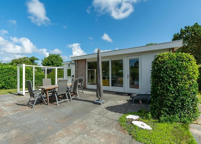 בית נופש Modernly Furnished For 4 People Sint Maartensvlotbrug