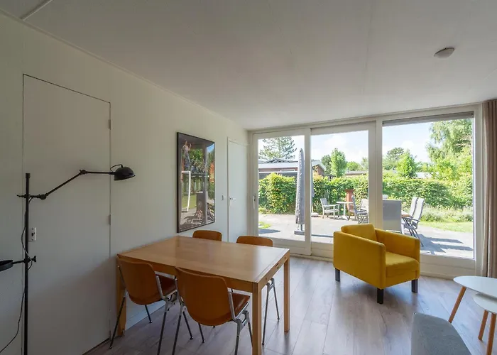 Modernly Furnished For 4 People בית נופש Sint Maartensvlotbrug
