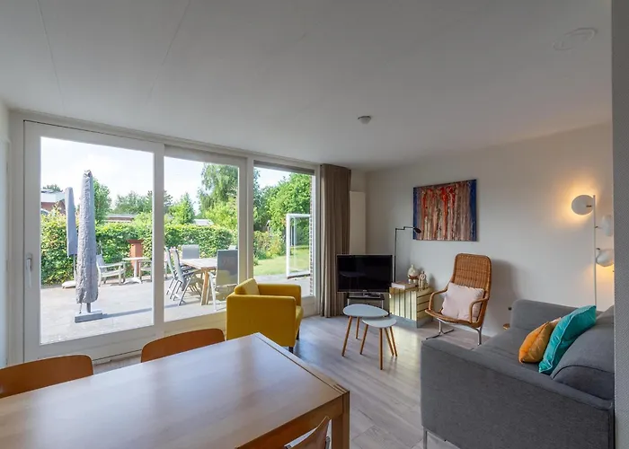 Modernly Furnished For 4 People Sint Maartensvlotbrug