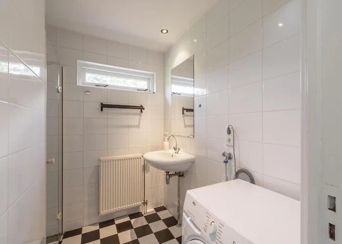 Modernly Furnished For 4 People