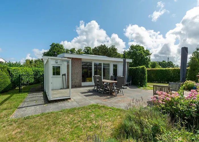 Modernly Furnished For 4 People Sint Maartensvlotbrug