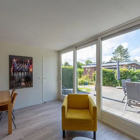 Modernly Furnished For 4 People Vakantiehuis *