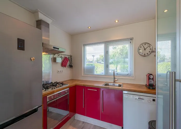 Modernly Furnished For 4 People Vakantiehuis Sint Maartensvlotbrug