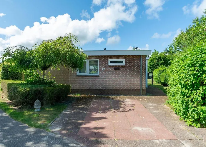 Modernly Furnished For 4 People Vakantiehuis *