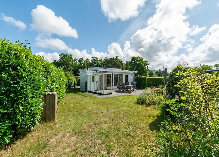 Vakantiehuis Modernly Furnished For 4 People *